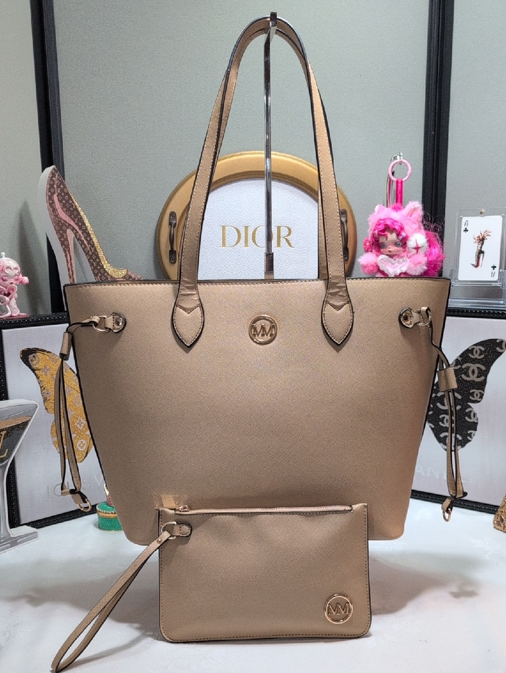 Marilyn Monroe Brand Large Beige Tote And Wristlet Bundle - NEW💥